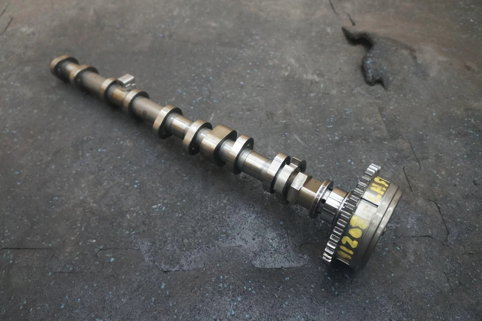 Left Engine Cylinder Head Exhaust Camshaft 4.4l 11318600431 Bmw 750i G12 2016-19 - Image 1 of 4