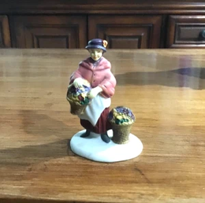 Miniatura statuina porcellana donna con fiori serie Dept 56 HV - Foto 1 di 3