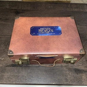 FANTASTISCHE TIERWESEN Der Entdeckungskoffer des Magizoologen - Bild 1 von 12