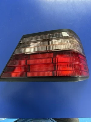 Lente luz trasera derecha mercedes-benz w124 1990-1995 e300 e320 e420 oem Foto 1 de 4