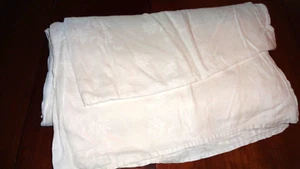 Large Irish Linen Damask   66" x 104" - Picture 1 of 9