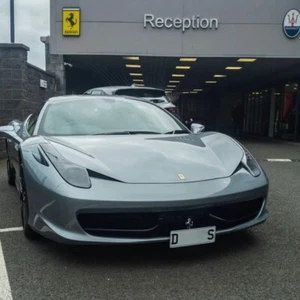 Ferrari 458 sin taladro montaje matrícula delantera - Imagen 1 de 12