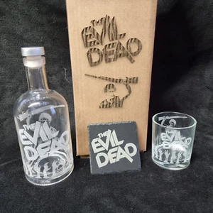 The Evil Dead decanter glass box sets can be personalised - Picture 1 of 10