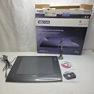 Wacom Intuos 3 Graphic Tablet PTZ-630/G With Pen - Picture 1 of 10