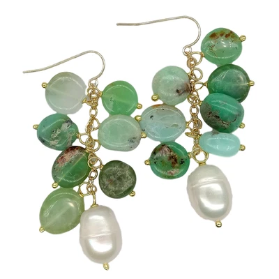 Pendientes colgantes de gancho de perlas de arroz blanco cultivadas crisoprasa verde natural Foto 1 de 4