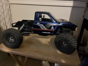 Custom Vanquish VRD carbon 1/10th Scale Rock Crawler - Picture 1 of 11