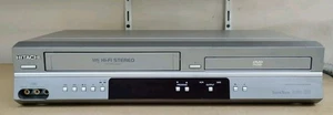 HITACHI DV-PF6 COMBO LETTORE DVD/VHS 6 TESTINE STEREO CON TELECOMANDO  - Foto 1 di 5
