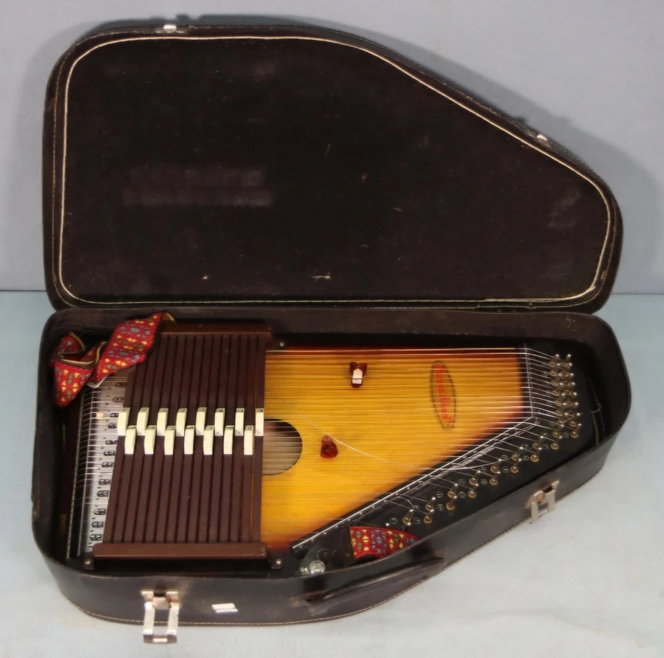 The Rhythm Band 15-Chord Chromaharp RB1545 Autoharp - Image 1 of 3