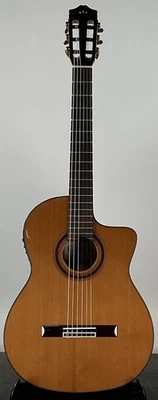 Guitarra Eléctrica Acústica Cordoba C7-CE Cuerda de Nylon - Cuerpo Grieta Foto 1 de 4