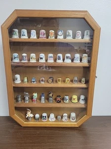 Konvolut 43 Vintage Fingerhüte und Holzvitrine - Bild 1 von 22