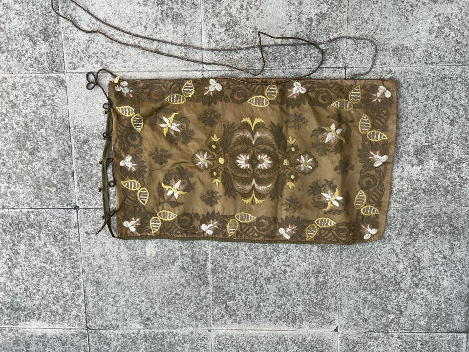 Taie De Coussin En soie brodé Main Fin 18 eme Siècle début 19e Collection Ancien - Photo 1/4