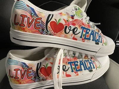 Zapatos blancos de caña baja para profesor de música. Hermoso diseño! Hombre Talla 7.5. Mujer Talla 10. Foto 1 de 4