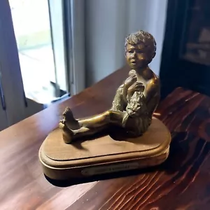 "Bronzeskulptur signiert Joan Andrew ""Can We Keep Him"" 7""" - Bild 1 von 6