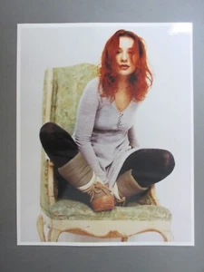 Tori Amos full color 8 X 10 glossy photo sitting on chair Beautiful REAL PHOTO! - Picture 1 of 1