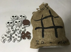 Tic Tac Toe To Go Ceramic Pieces Pirate Skull & Crossbones Noughts & Crosses - Picture 1 of 5