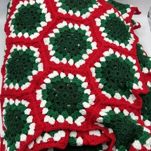 Vintage Christmas Granny Square Afghan Handmade Blanket 58x68in Red Green - Picture 1 of 3
