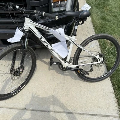 ¡BICICLETA DE MONTAÑA GT AVALANCHE 2.0 RARA! Foto 1 de 4
