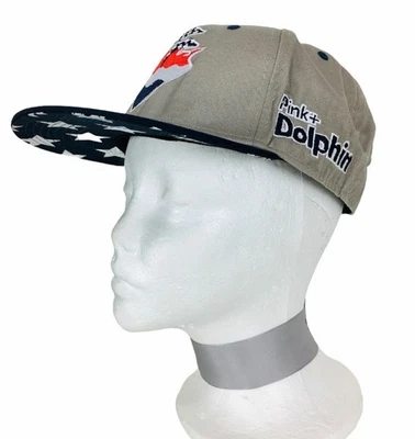 Golfinho rosa vermelho branco preto cinza ondas estampa de estrela logotipo Snapback - Imagem 1 de 4