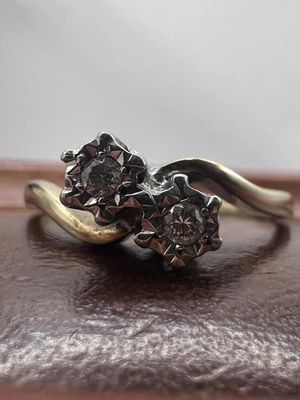 Anillo de diamantes cruzados de oro amarillo de 9 quilates vintage • 2,01 gramos • Talla - O Foto 1 de 4