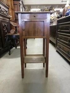Comodino Luigi XVI fine '700 con porta a serrandina cm 85x43x34 Antikidea - Foto 1 di 12