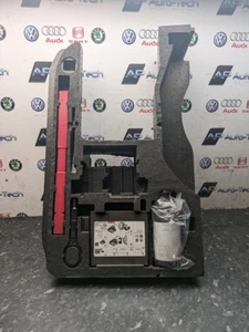 Audi TT 2.0 TDI CFGB 2011 - Kofferraum Schaumstoff Werkzeugsatz - 8J0864501K - Bild 1 von 3
