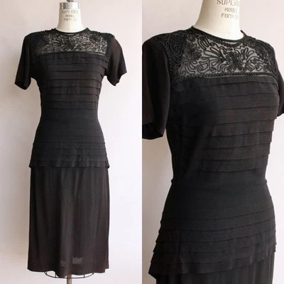 Vestido vintage de los años 40, vestido de rayón negro con ribete de soutache, peplum y hombro Foto 1 de 4