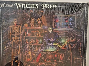 Rompecabezas de 1000 piezas Vermont Christmas Company Witches Brew de Larry Hersber - Imagen 1 de 3