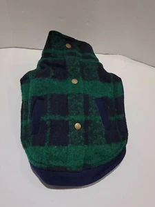 Chaqueta Fab Dog Plaid Boucle para perro - verde/azul marino 10 pulgadas (precio de venta sugerido por el fabricante 55,99 USD) - Imagen 1 de 7