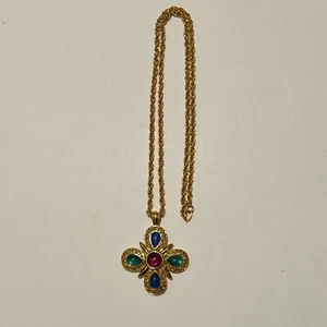 Vtg TRIFARI Goldtone Gripoix Cabochon Moghul Cross Pendant Necklace Signed - Picture 1 of 7
