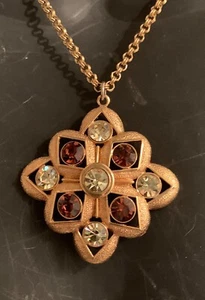 Vntge Sarah Coventry Large Rhinestone Pendant Gold Tone & 23" Chain Yellow Amber - Picture 1 of 7