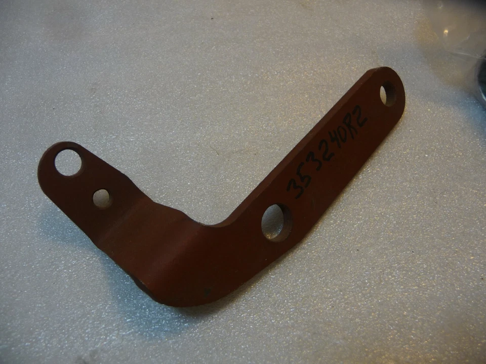  Yugo de liberación embrague 353240R2 International Harvester Farmall Cub LoBoy  Foto 1 de 1