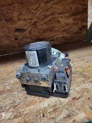 Conjunto de bomba de freno antibloqueo ABS Subaru Outback 2010-2011 ABS OEM 10-11 Foto 1 de 4