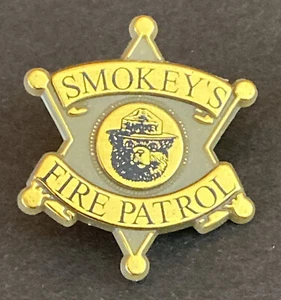 Smokey’s Patrulla de Bomberos Oso Prendedor Sombrero/Insignia Solapa Lucha Incendios Forestales Plástico Nuevo de Lote Antiguo - Imagen 1 de 6