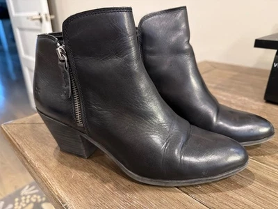 FRYE Judith 黑色皮革双拉链高跟短靴女式 8.5 M — 第 1/4 张图片