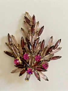 Spilla vintage con strass viola rosa - Foto 1 di 4