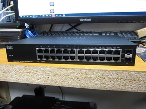 Cisco SG112-24 24-Port Unmanaged Network Switch - Bild 1 von 3