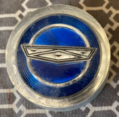 Ford Mustang Galaxie Fairlane 1965-1968 tapacubos de rueda de alambre giratorio central azul Foto 1 de 3