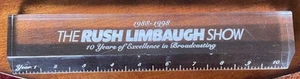 1988-1998 Rush Limbaugh E.I.B. Acryl Schreibtisch Briefbeschwerer Lineal - Bild 1 von 5