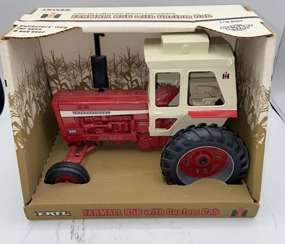 Ertl International Farmall 856 Tractor with Custom Cab 1:16 1997 Win. Convention - Image 1 of 4