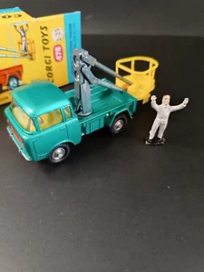 Toys CORGI Hydraulischer Turmwagen - Nr. 478 - Jeep FC-150 - Bild 1 von 10