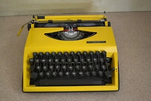 Adler Tippa Vintage Manual Typewriter without Case Lid - Yellow RARE - Picture 1 of 8