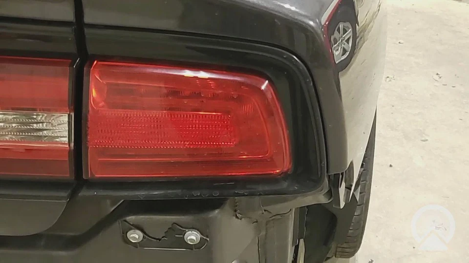 Luz trasera exterior para pasajero derecho Dodge Charger 2011-2014 ¡Lámpara trasera OEM! Foto 1 de 1