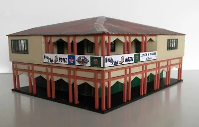 Australian WOBBLY BOOT PUB Country Hotel w-Verandahs HO 1/87 scale - Image 1 of 3