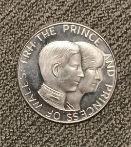 Münze Besuch des Prinzen und der Prinzessin von Wales in Nova Scotia 1983; top - Bild 1 von 2