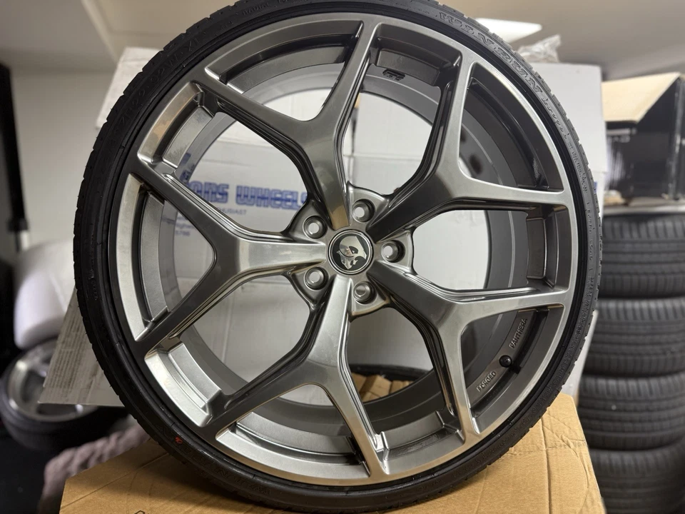 4X RUEDAS Y NEUMÁTICOS HOLDEN 22” NUEVAS ALEACIONES FORJADAS SHADOW VF HSV GTSR VE R8 E3 Foto 1 de 3