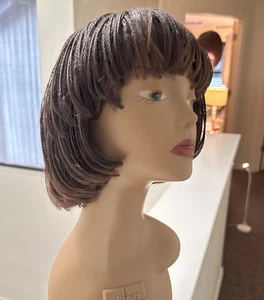 WOMENS SHORT CHIN-LENGTH Braided SLEEK BOB WIG PAGE BOY CUTE! - Picture 1 of 5
