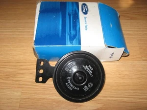 NUEVO DE LOTE ANTIGUO MK2 ESCORT RS2000 FORD CUERN & BRACKET ASSY 77FB-13802-A1A - Imagen 1 de 4