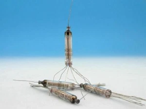 6 x 1J29B-V Miniatur kleine HF Pentode sowjetische Militärröhre 1Zh29B - Bild 1 von 1