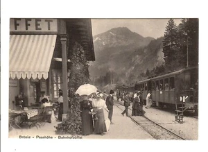 AK Brünig/ Schweiz --Passhöhe, Bahnhofsbüffet, Eisenbahn, Panorama-- (K) - Picture 1 of 2