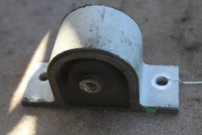 2005-2006 INFINITI G35 TRANSMISSION MOUNT K6250 - Image 1 of 4
